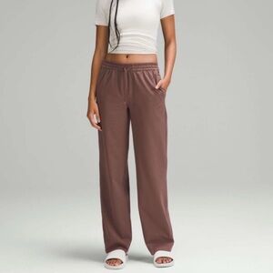 Lululemon Straight-Leg Mid-Rise Pant Luxtreme In Dark Oxide NWT Size M